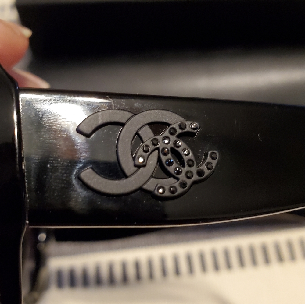 Women's Chanel Sunglasses - Picture 2 of 3